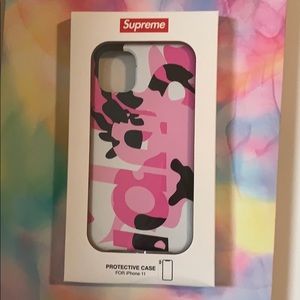 SOLD - 🔥Supreme Pink Camo iPhone 11 Case🔥